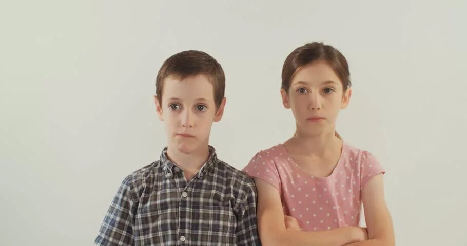 Sister fight. Сестры ссорятся. Сестры дерутся. Дети дерутся. Brother sister fight.