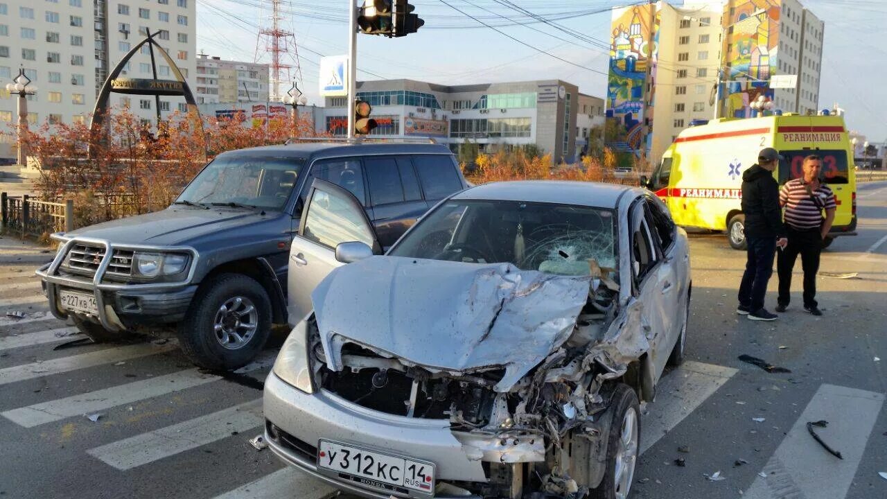 Включи машины попали. Машины которые попали в аварию. Номера машин попавших в аварию. Номера машин которые попали в аварию.