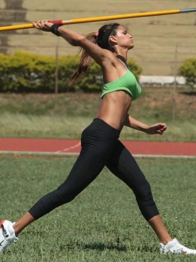 Спорт фитнес. Бег на стадионе. Немного спорта. Быстрота в спорте. Немного спорта.