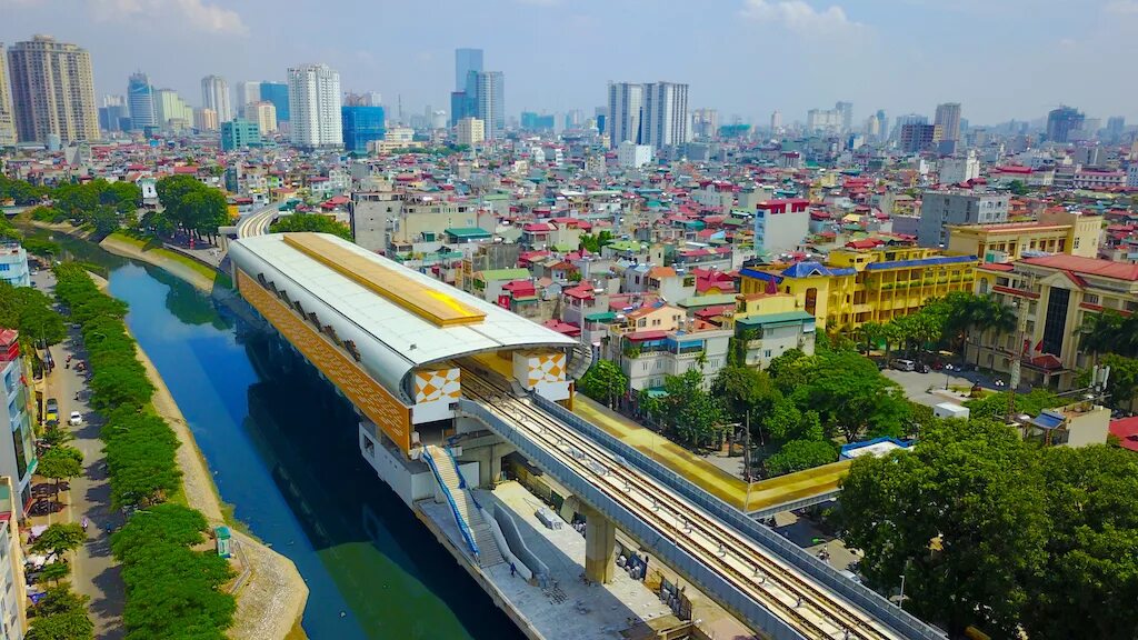 Сколько в ханое. Вьетнам столица Ханой. Hanoi Metro. Трейн стрит в Ханое. Метро во Вьетнаме.