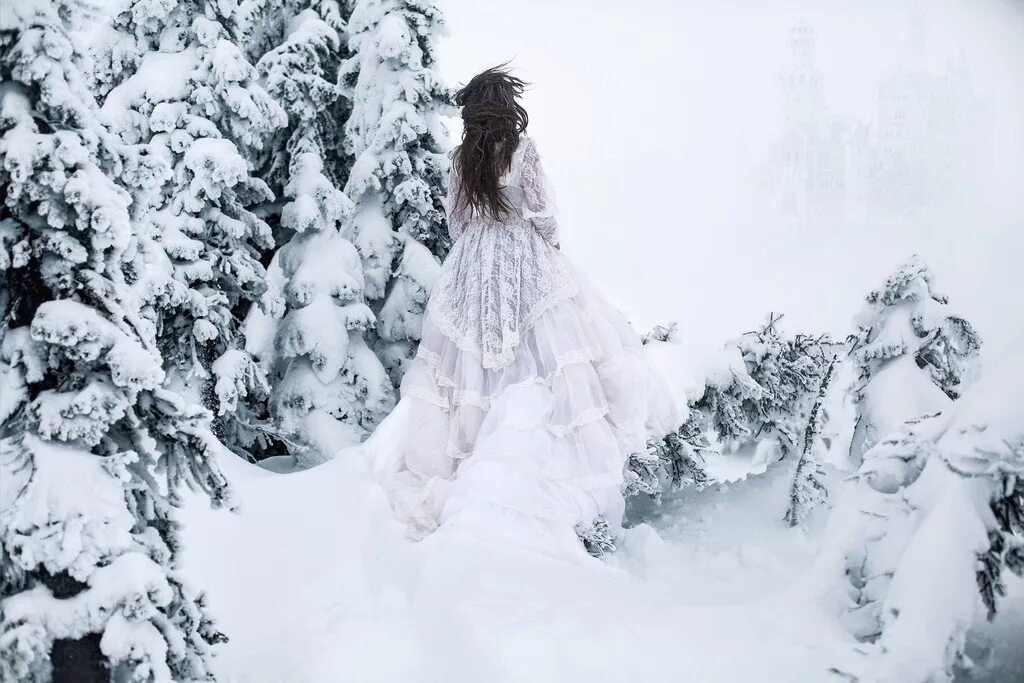 Зимняя фотосессия в платье. Девушка в зимнем лесу. Девушка в белом зимой. Зимняя фотосессия в лесу. Слушать аудиокнигу дама из сугроба