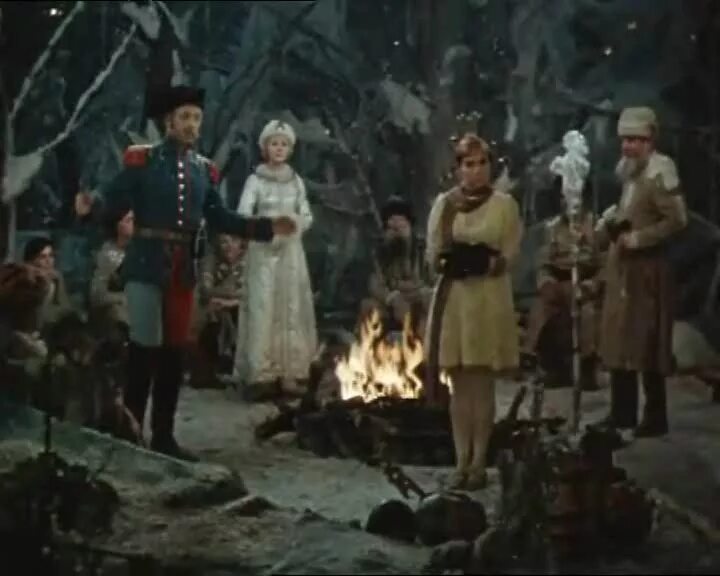 фильм 12 месяцев 1973. 12 месяцев сказка фильм 1972. 12 месяцев фильм 1972. лиана жвания снежная королева. 12 месяцев фильм 1972.