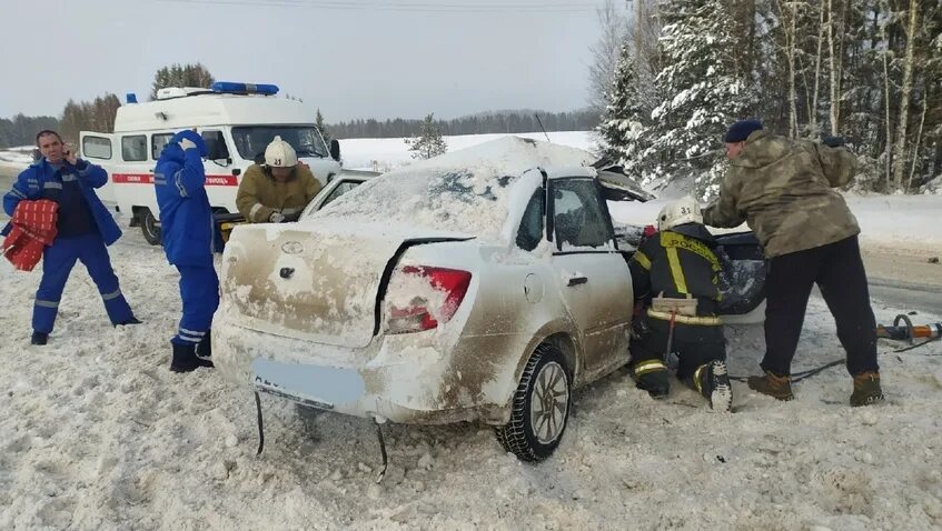 Что случилось за последние сутки в россии. ДТП В Удмуртии за последние сутки Игринский район. Авария Игринский район. Авария в Игринском районе Удмуртия.