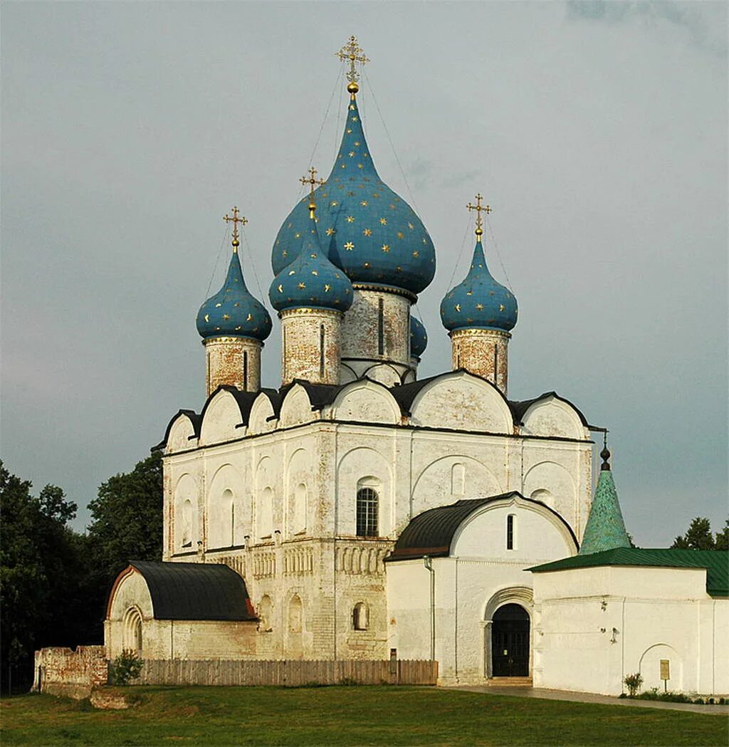 суздальский кремль с рождественским собором. рождественский собор в суздале. суздаль храм рождества. суздаль храм рождества. собор рождества пресвятой богородицы суздальского кремля.