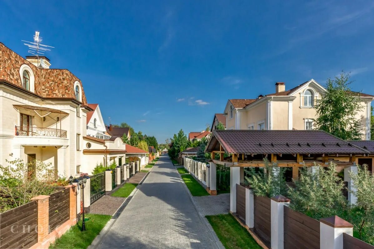 серебряный бор коттеджный поселок. посёлок барвиха, территория сады майендорф. рублевка барвиха жуковка. рублёвка барвиха посёлок. рублевка поселок.