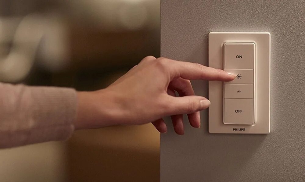 Управляемый свет яркость. Philips Hue Dimmer. HOMEKIT выключатель света. Включатели выключатели света с регулятором яркости. Выключатель света Шнайдер умный дом.