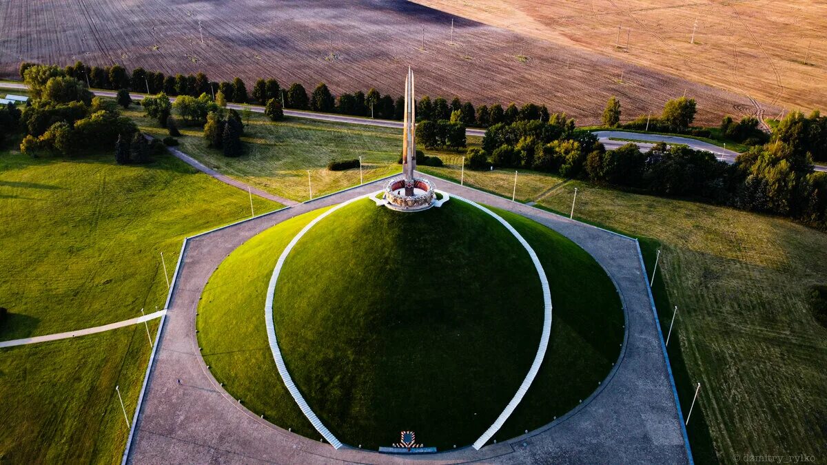 Минский курган. Мемориальный комплекс Курган славы. Курган славы Минск. Мемориал Минск Курган славы. Мемориальный комплекс "Курган славы" Беларуси сверху.