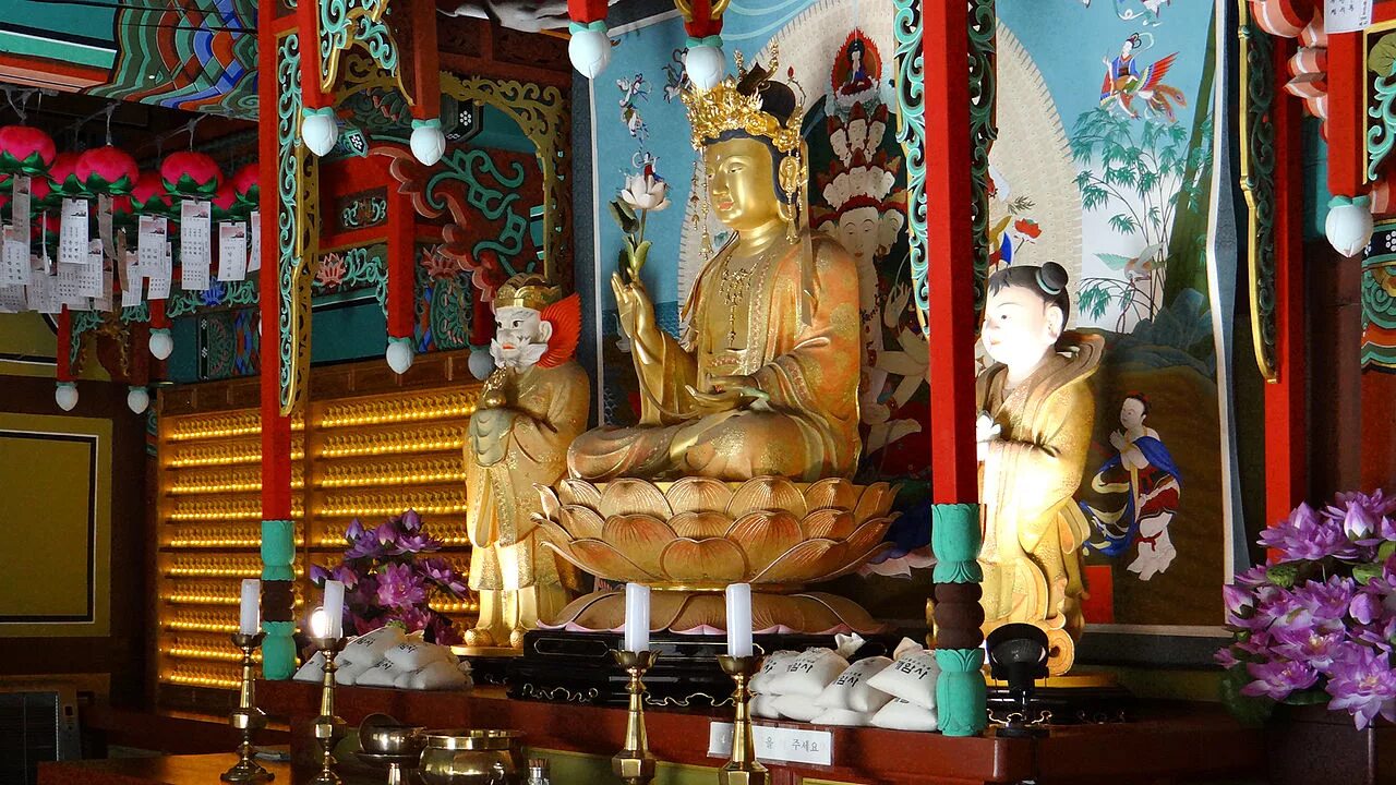 Северная корея религия. Религия южной кореи. Буддийский храм синхынгса. Вероисповедание в корее. Буддизм в корее.