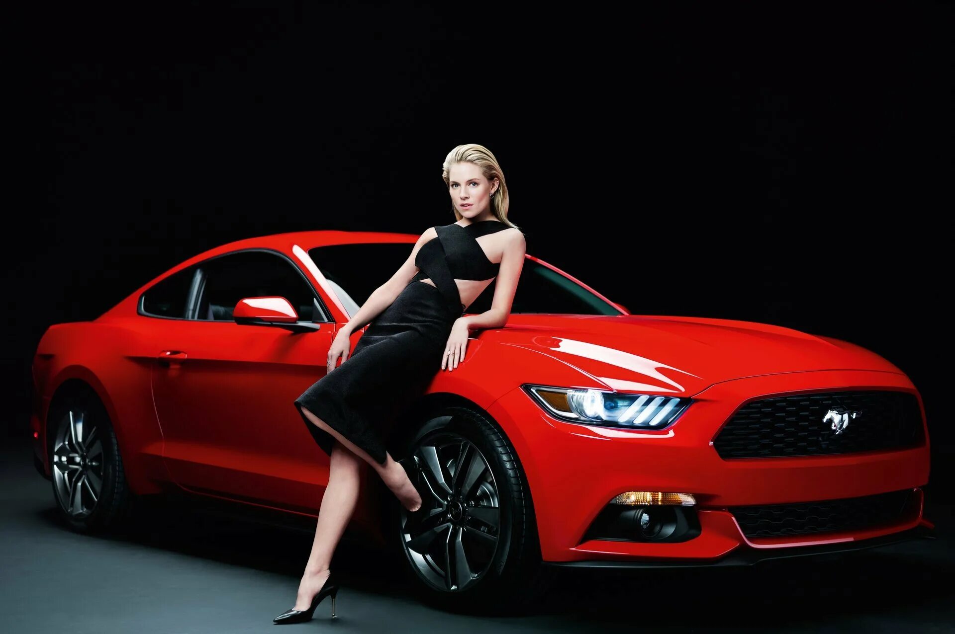 Ford Mustang 2015. Ford Сиена. Фотосессия с машиной. Девушка в машине. Привлекательная машина