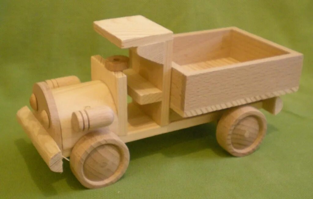 Проект из дерева 7 класс технология мальчики. Поделки из древесины. Проект деревянная машинка. Игрушки из дерева. Поделки из дерева своими руками.