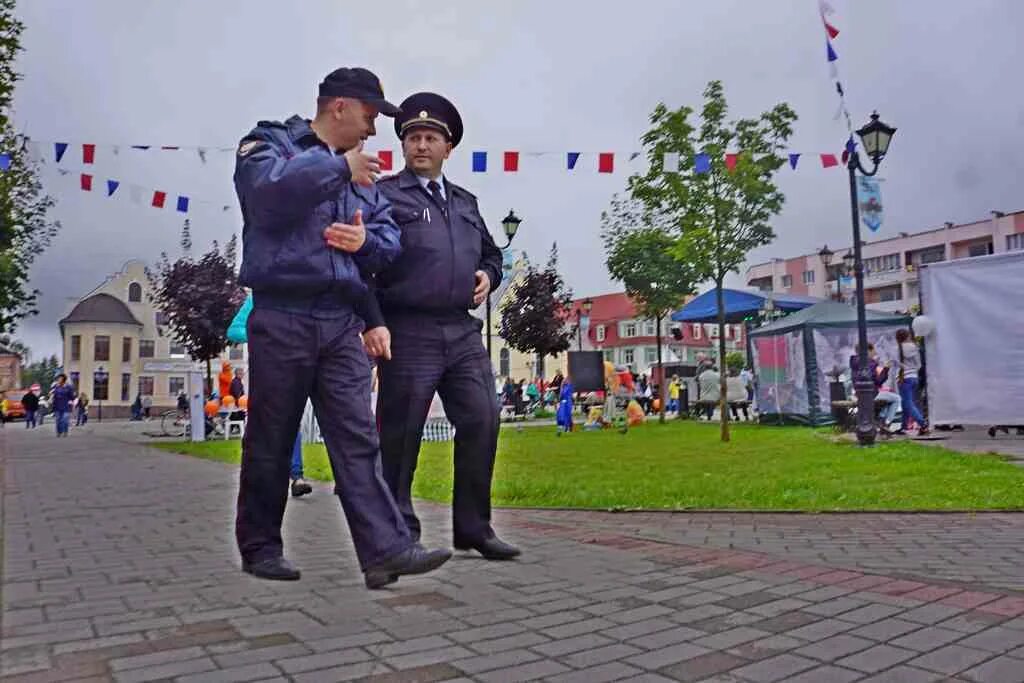 Подслушано гвардейск в контакте. Полиция Гвардейск. Калининградская полиция. Полиция Калининград. МВД Гвардейск.