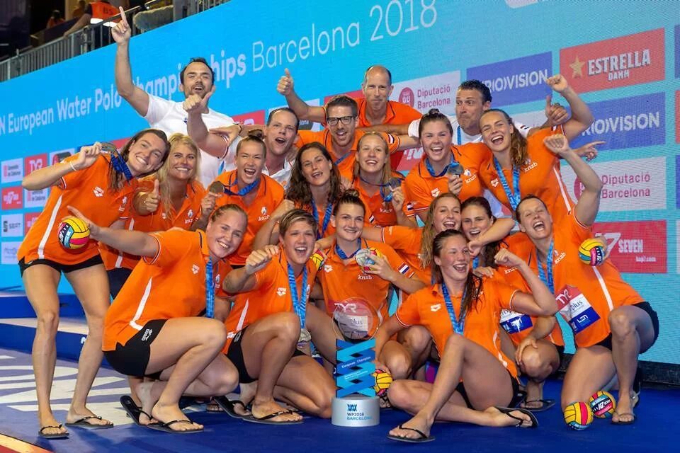 Wp eu. Водное поло женщины. Women's Water Polo Team. Water Polo Championship. Чемпионат Европы водное поло.