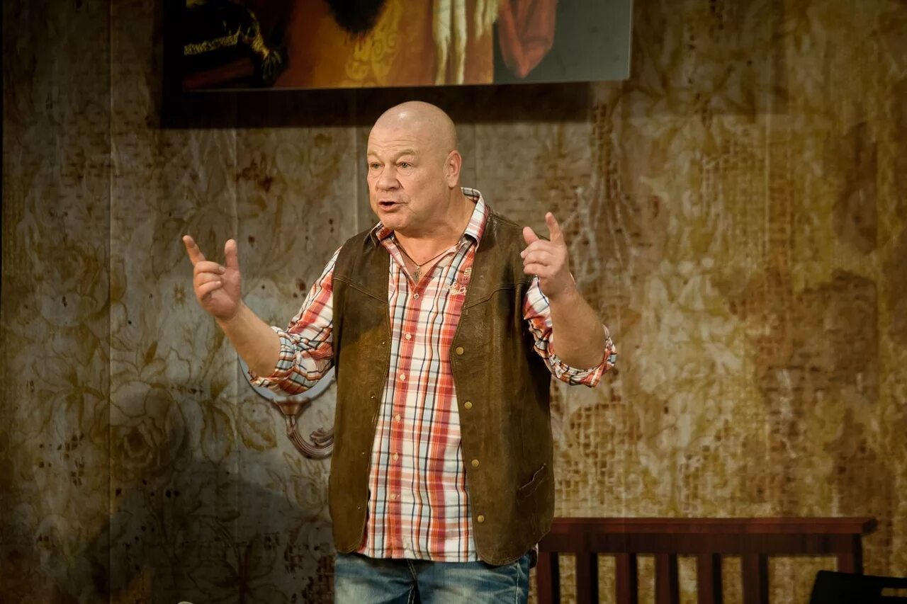 Дк выборгский малый зал. Спектакль отель 18 в дк выборгский. Отель спектакль. Спектакль отель 18 в дк выборгский. Спектакль отель 18 в дк выборгский.