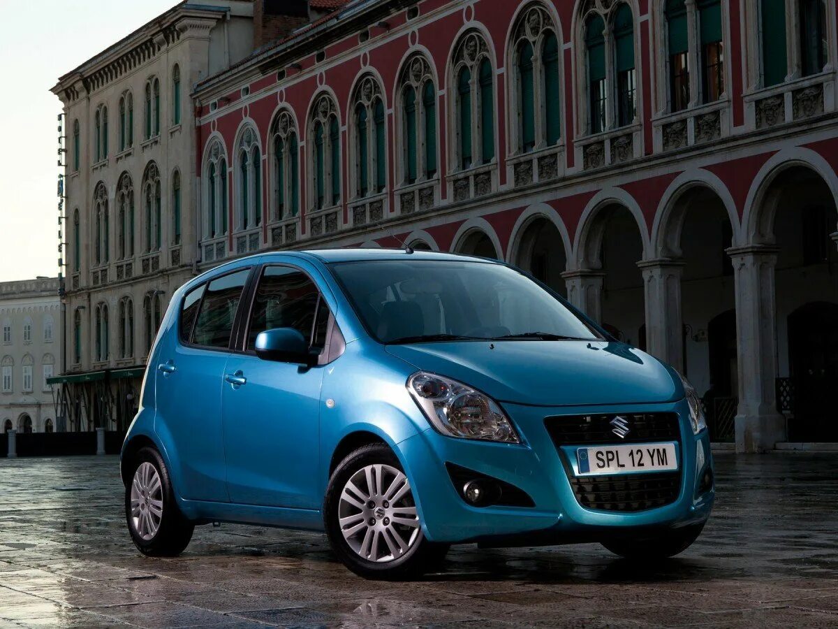 Марка машины малолитражки фото. Сузуки Сплэш 1. Сузуки Сплэш 2012. Машина Suzuki Splash. Suzuki Splash 2015.