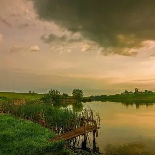 Над рекою село слушать