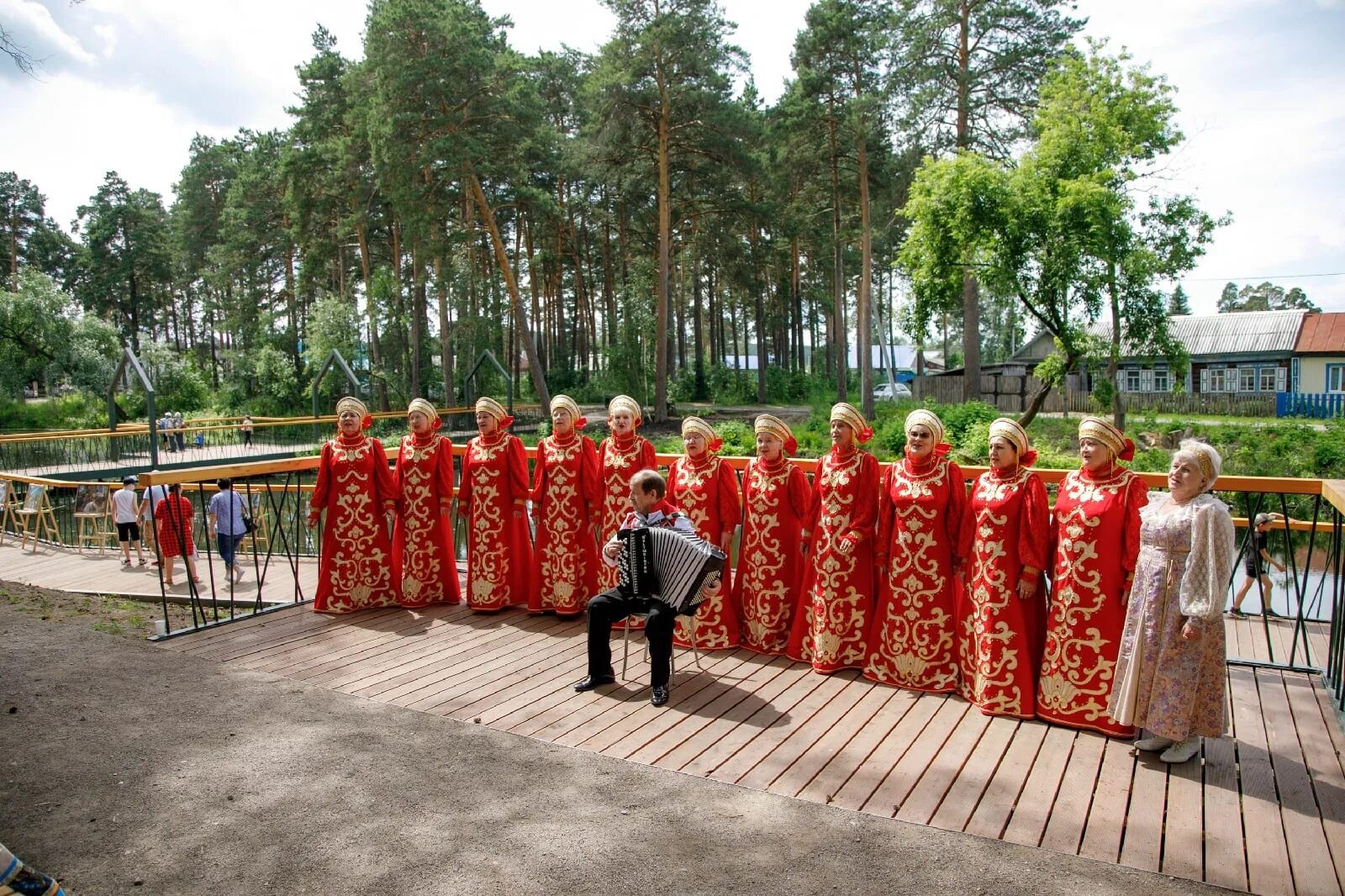 Сибирские зори. Ансамбль Сибирские зори. Центральный парк Заводоуковск. День города Заводоуковск. Хор на заре