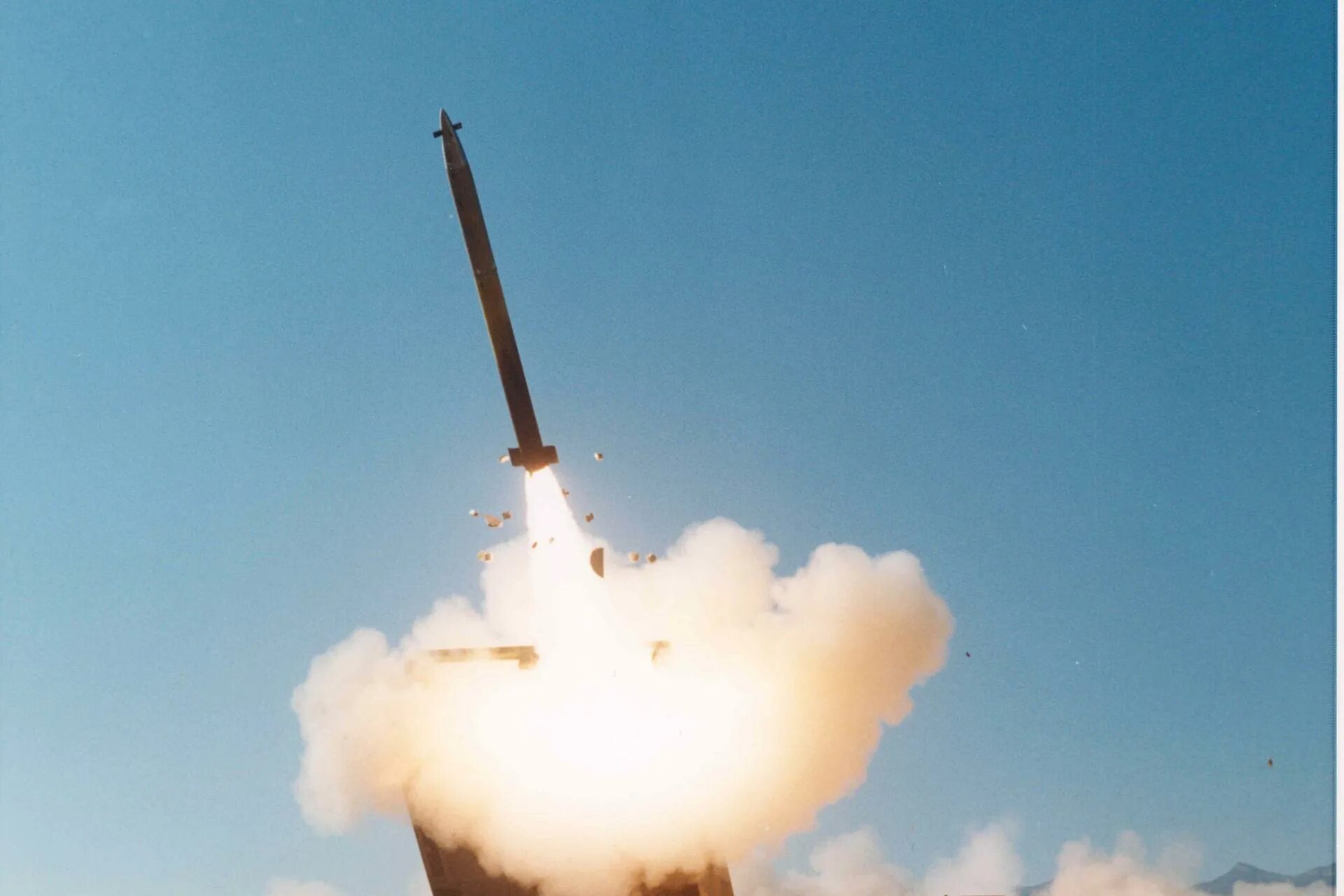 M31 gmlrs himars. Gmlrs ракета. Jdam фото. Ракета бук м1. Рсзо m270.