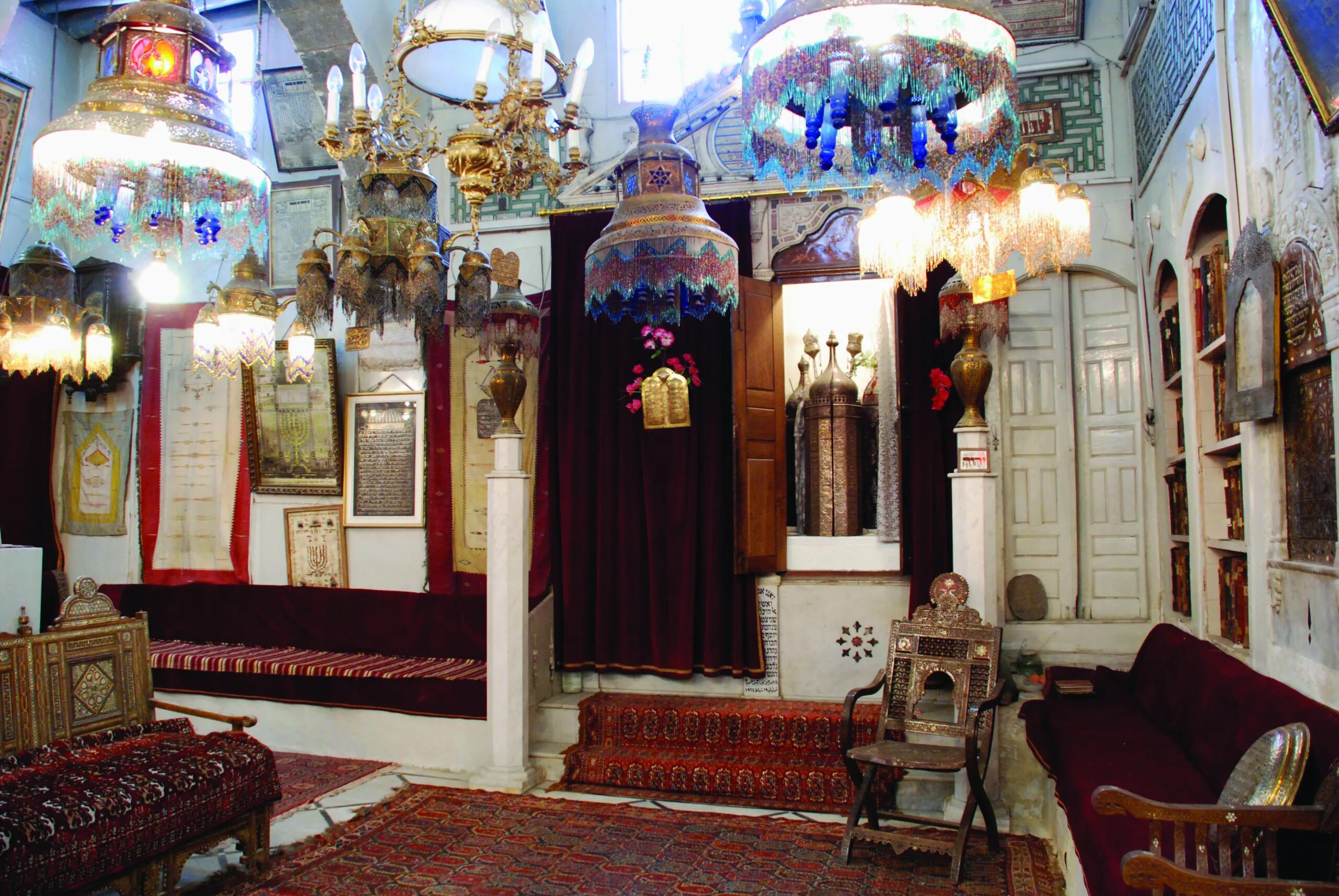 Богослужение в синагоге. Дамаск синагога. Утварь в синагоге. Молитва в синагоге.
