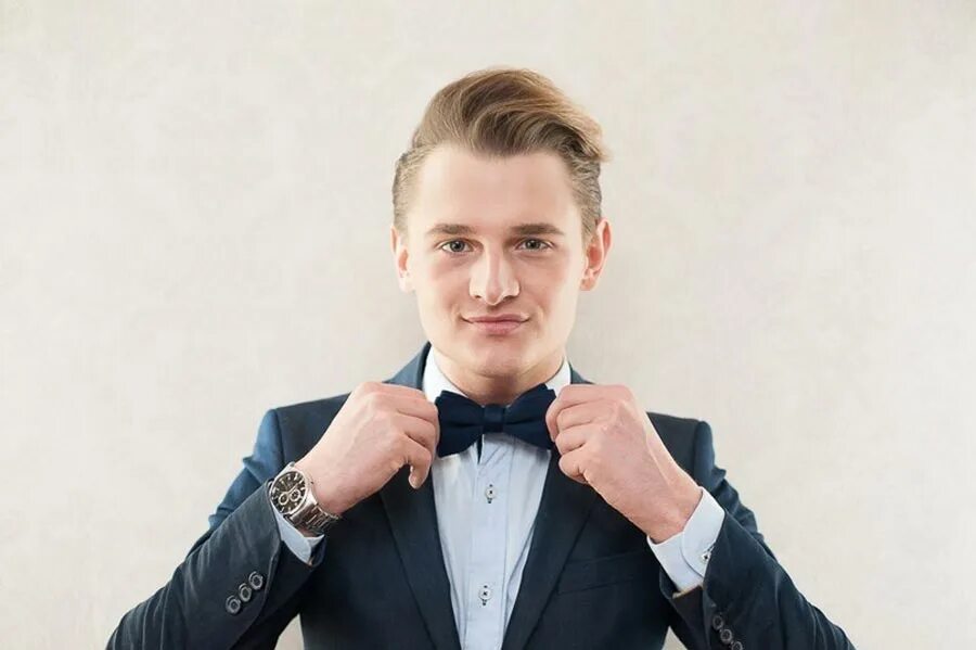 Ведущий какого жанра. Райский ведущий спб. ведущий. внешний вид ведущего.