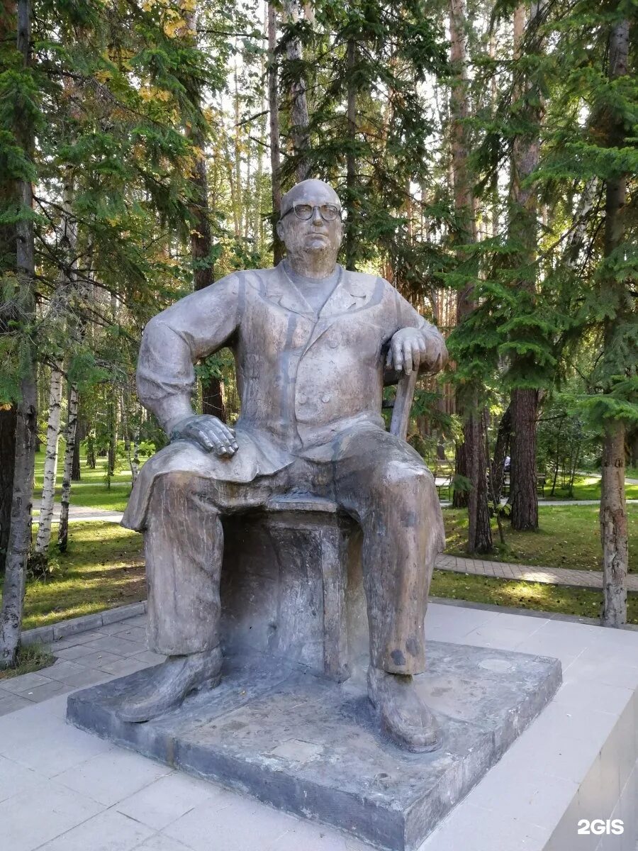 Е н мешалкин новосибирск. Памятник мешалкину в новосибирске. памятники новосибирска 1982.
