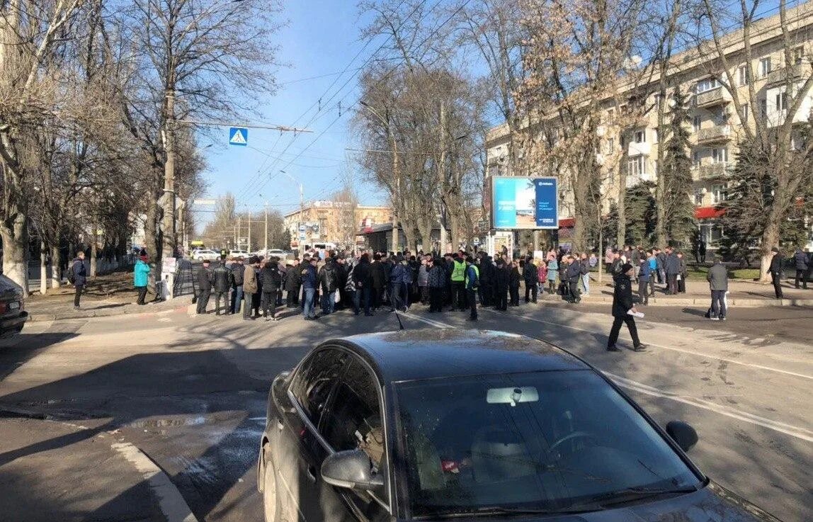 Херсон сейчас фото. Херсон независимость. Проукраинские митинги. Херсон сейчас видео. Центр херсона сейчас.