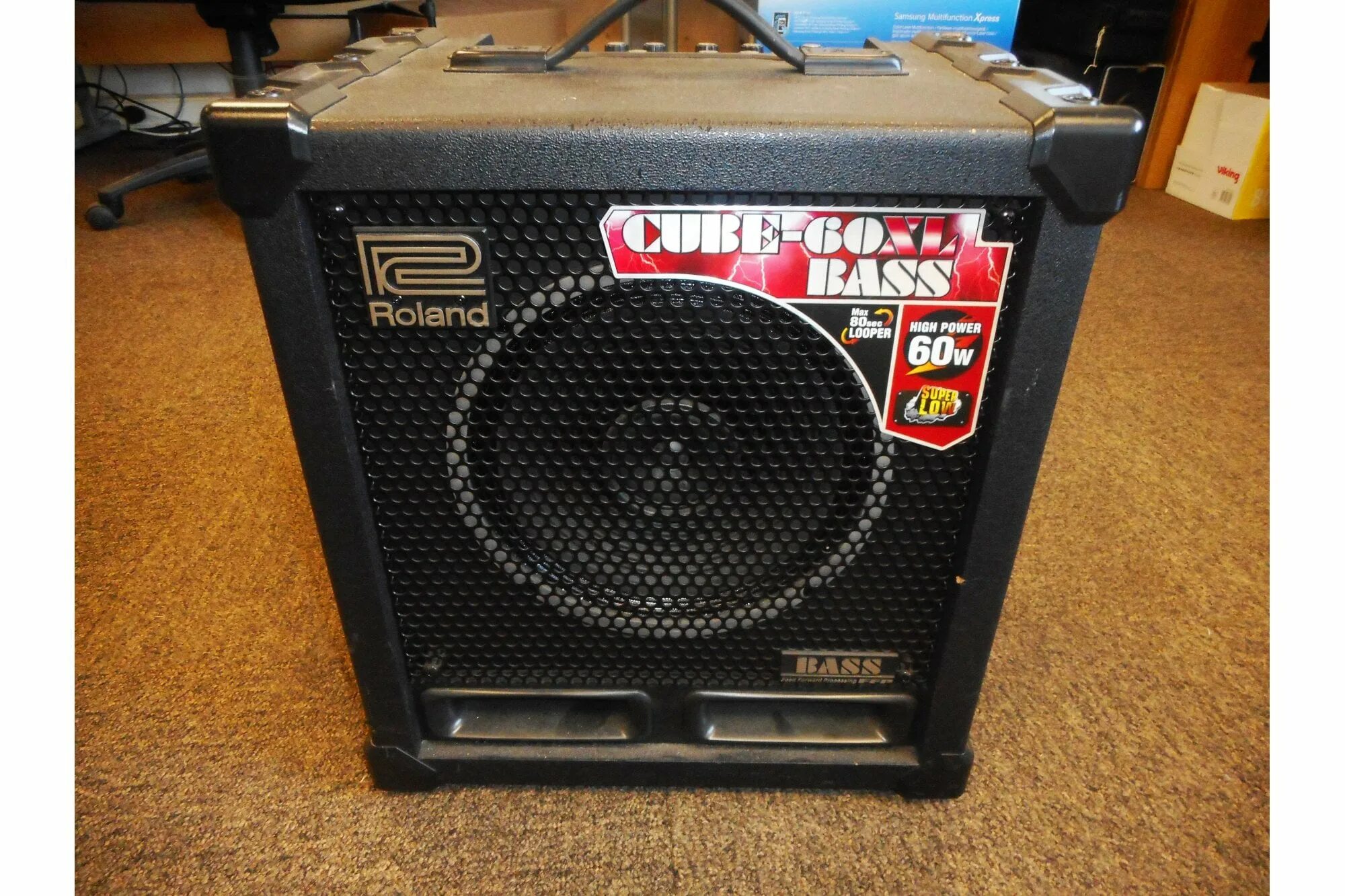 Комбик Roland Cube 60. Roland Cube 60xl. Roland Cube 60xl Bass характеристики. Комбоусилитель Roland 45 w 3.