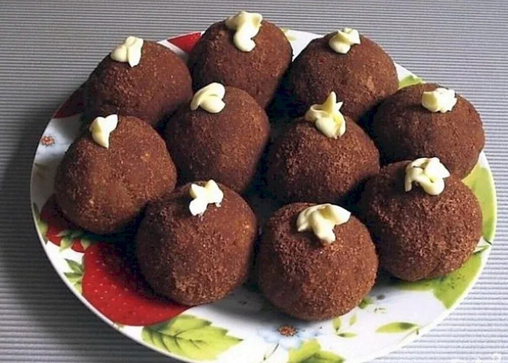 Пирожное картошка метрополь. Пирожные картошка видео. Пирожные картошка. Пирожное картошка шоколадная. Пирожное картошка домашнее.