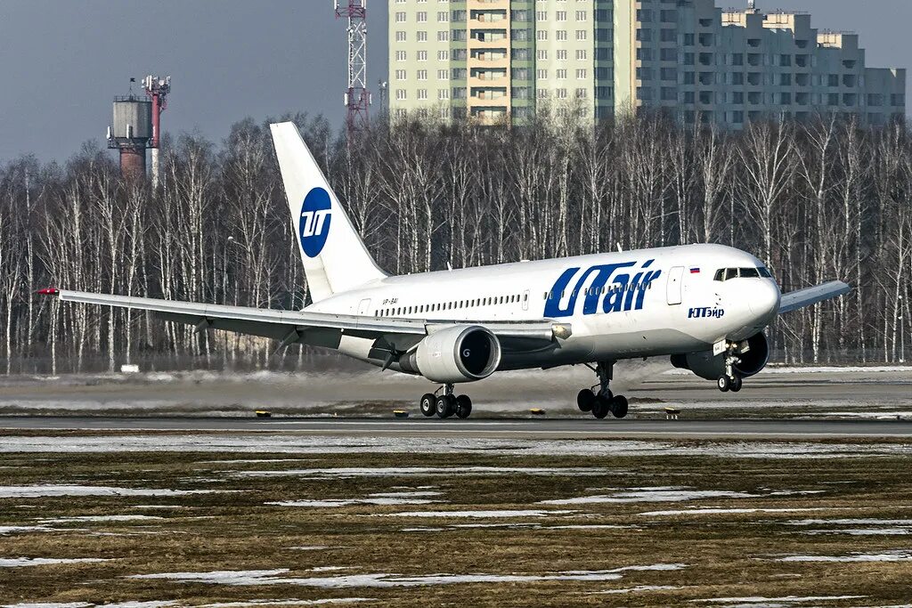 Сайт utair ru. Суперджет UTAIR. Сухой Суперджет 100 ЮТЭЙР. 767 UTAIR VP-bai Осканов. Боинг 762 ЮТЭЙР.