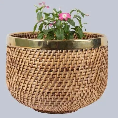 Кашпо из ротанга из кукурузного ротанга. Кашпо wicker (92661). кашпо плетеное. кашпо из натурального ротанга. плетеное кашпо из ротанга.