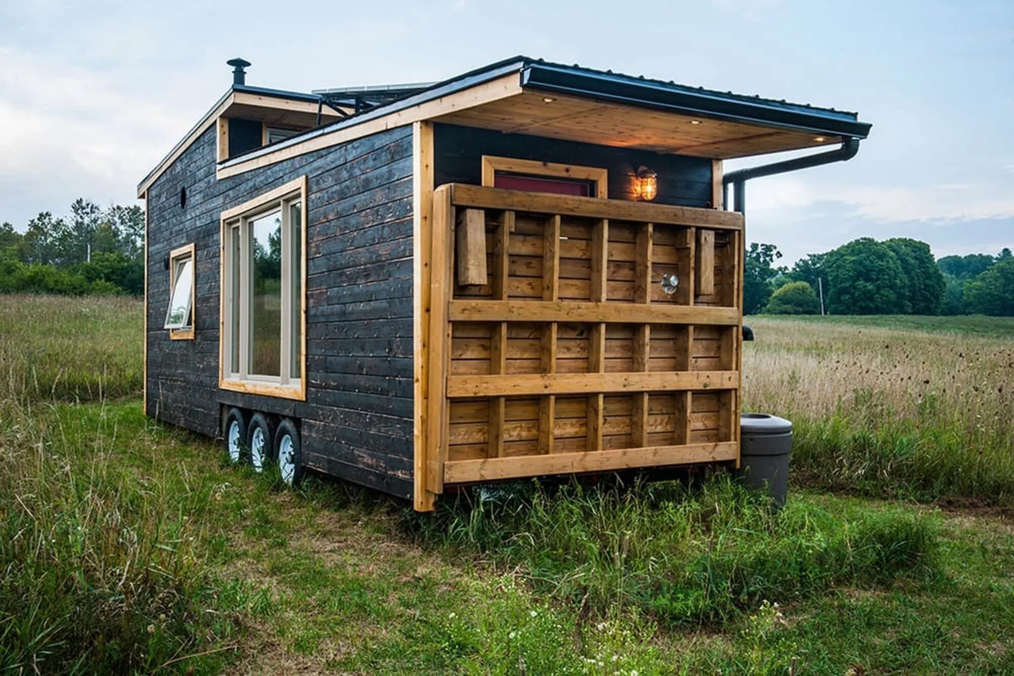 They build their house. Тини Хаус (tiny House). Передвижной дом Тини Хаус. Greenmoxie tiny House. Маленький домик Тини Хаус.