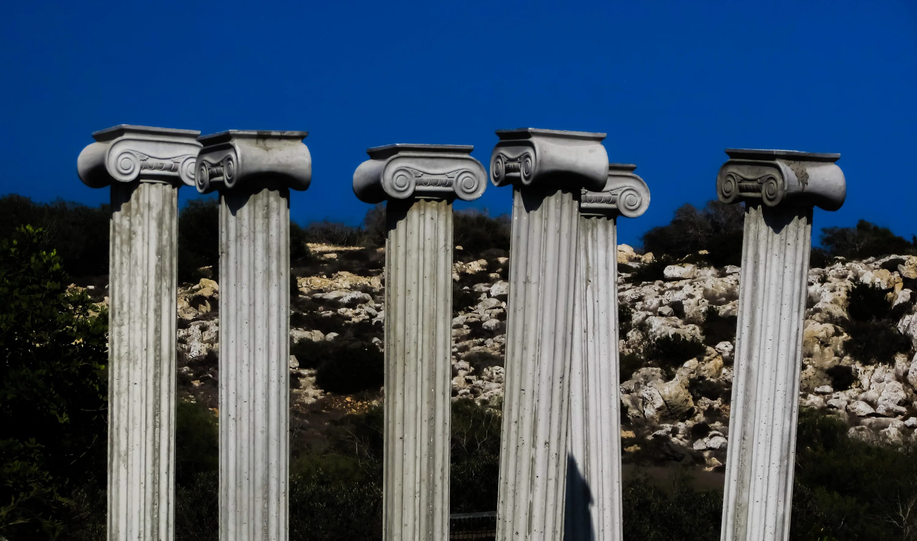 Греческое било. Античные колонны. Греческие колонны. Греческие столбы. Столбы в древней Греции.