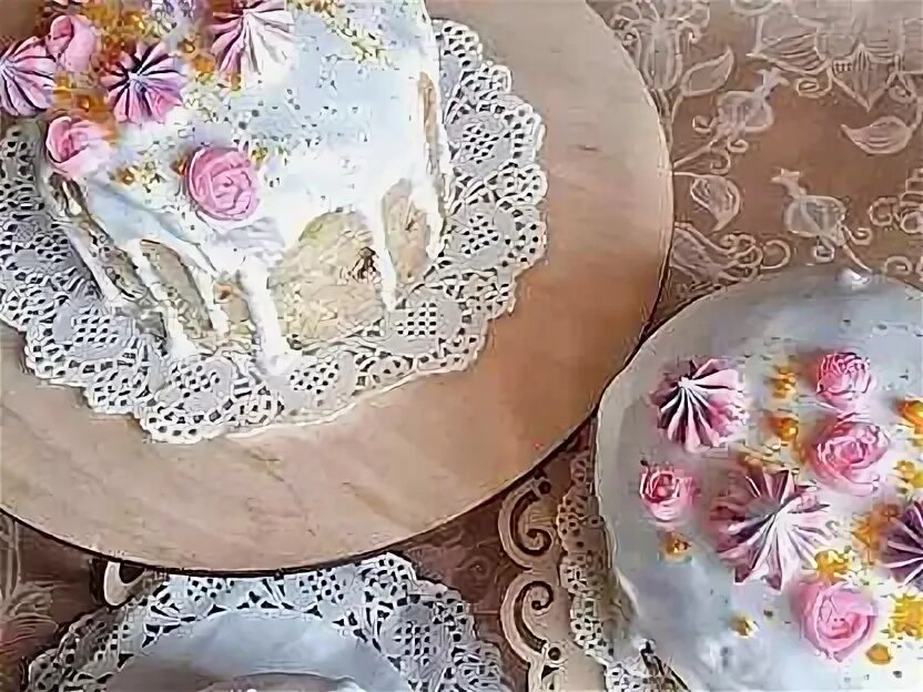 Цветы из безе на кулич