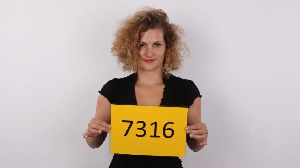 Кастинг слезы. Adela 7316. кудряшка czech casting. имена девушек из czechcasting. adela 9608 кастинг.