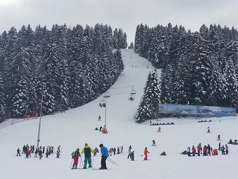 Горнолыжки отзывы. Боровец горнолыжный курорт. Боровец Болгария. Лыжные подъемники Боровец. Веб камера Боровец горнолыжный курорт.