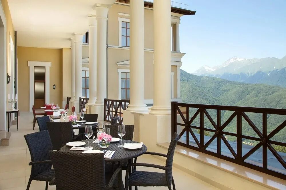 Сочи марриотт красная поляна 5. Резорт поляны. Урлу аспак алтай резорт. Новотель горки город. Икос поляна переселенческая ул.