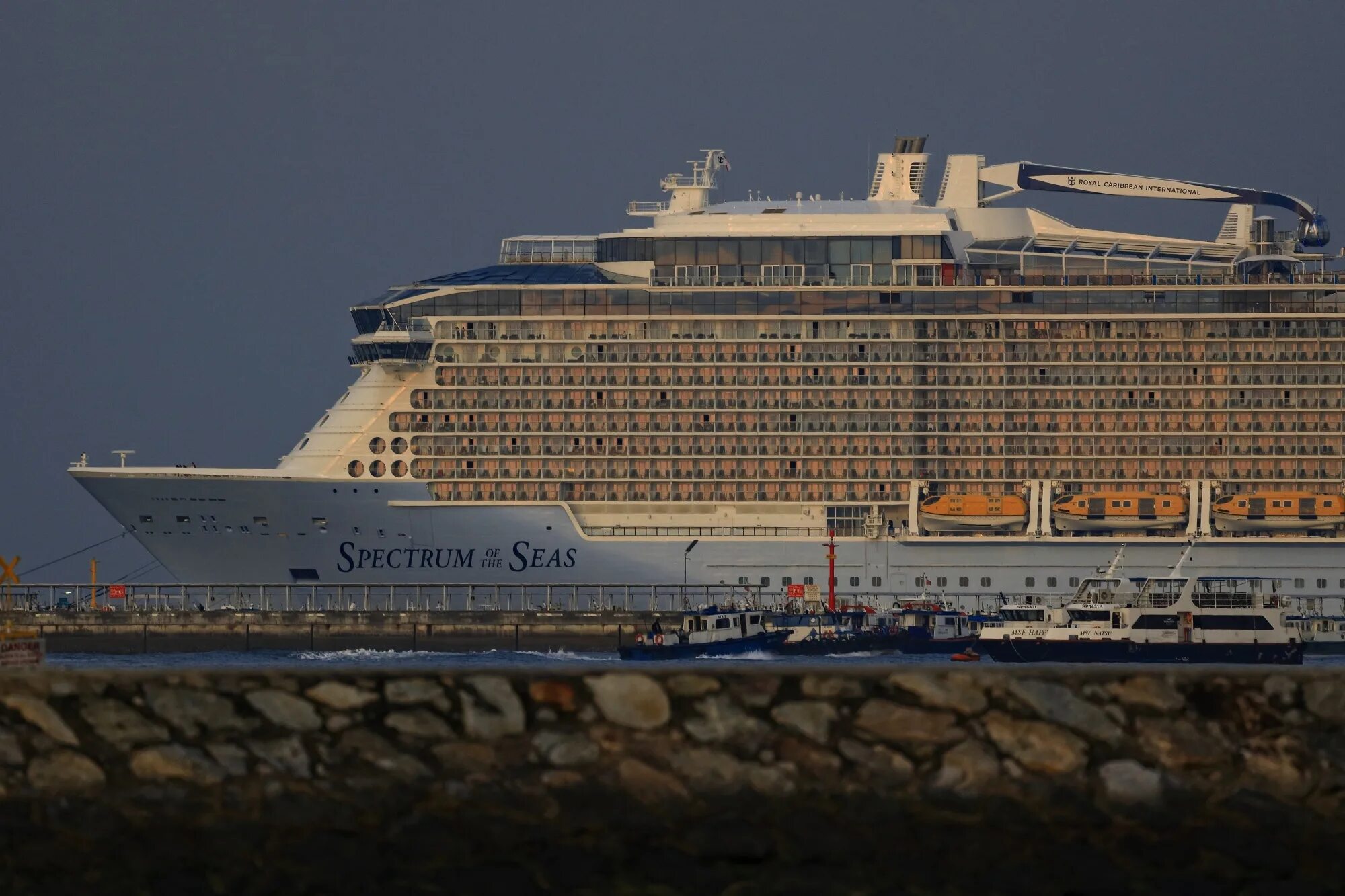 Лайнер spectrum of the seas. Лайнер spectrum of the seas