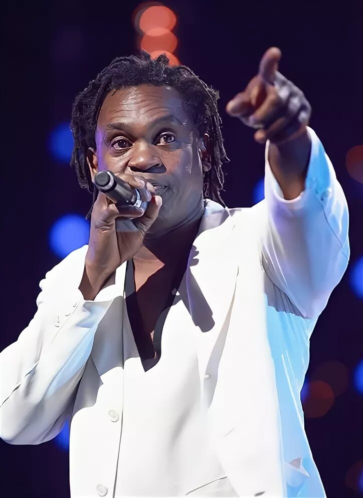 Dr. Alban esete az ukrán táncos lányokkal és a koncertek előtti zene-nemhallgatá