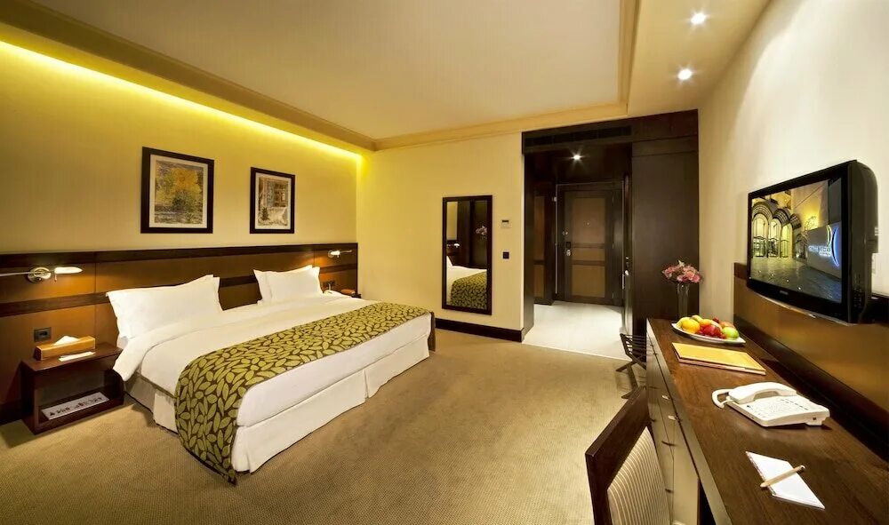 Аль хамра отель. Al Hamra Hotel Шарджа ОАЭ. Al Hamra Hotel 4*. Отель Аль ХАМРА Вилладж 4.