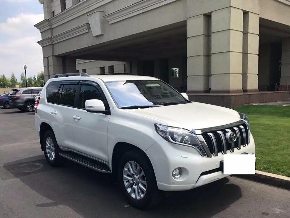 Toyota land cruiser 150 (2,7). Toyota land cruiser prado 150 restyling 2. Toyota land cruiser prado arctic trucks. Toyota land cruiser prado 150 arctic trucks. Тойота прадо 2 рестайлинг.