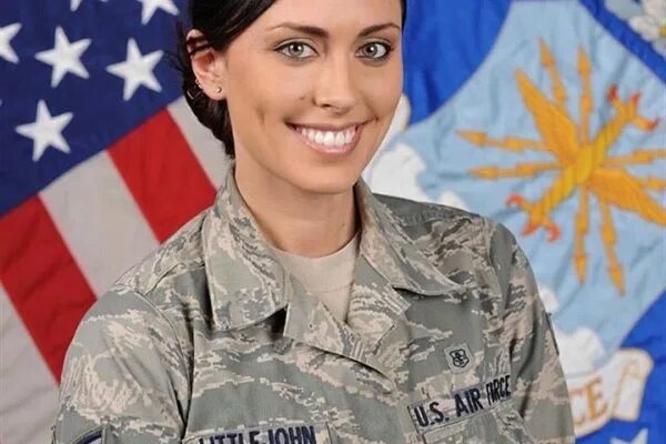 Женщина сержант. Женщины в американской армии. Сержант армии США. Девушки в армии США сержант. Карисса Литтлджон армия США.
