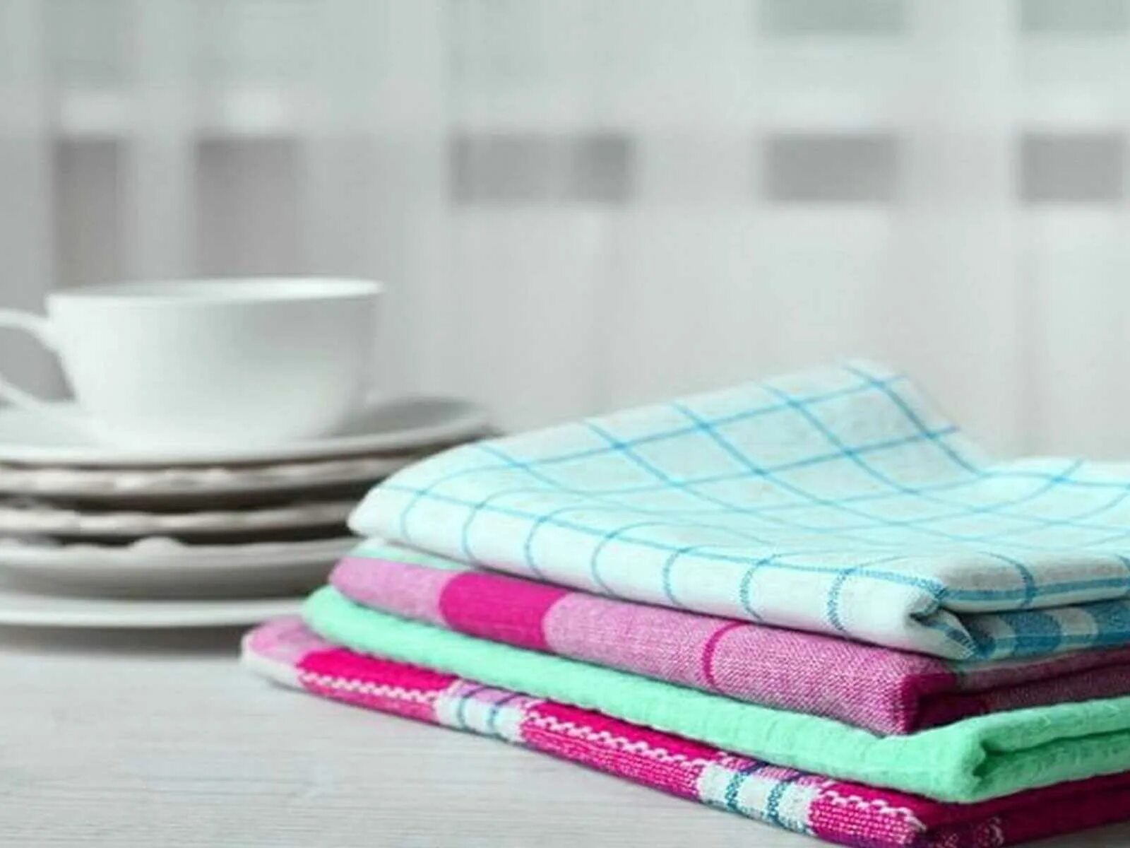 Стирать махровые полотенца чтобы были пушистые. Полотенце. Отбеливание кухонных полотенец. Застиранные полотенца. Грязные махровые полотенца.