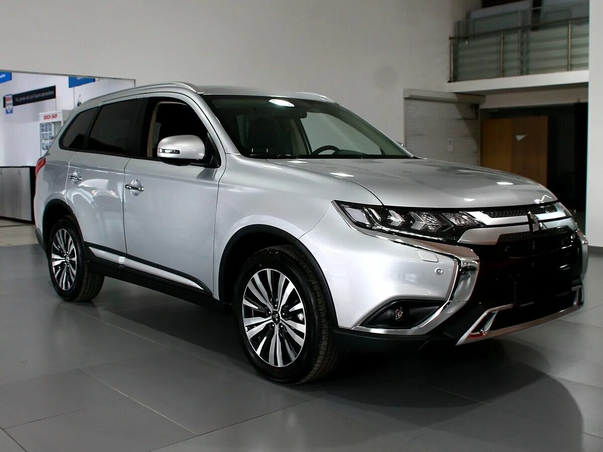 мицубиси аутлендер автосалон. Mitsubishi екатеринбург. митсубиси ока. оками митсубиси екатеринбург сибирский тракт. мицубиси екатеринбург.