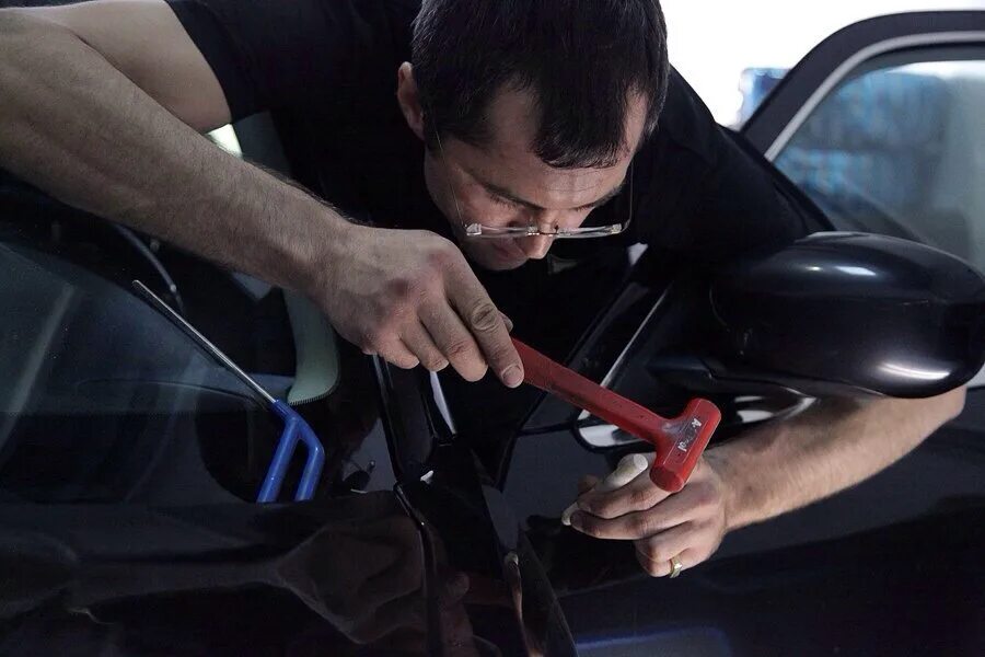 Технология выпрямления вмятин без покраски pdr. Рихтовка без покраски. Рихтовка вмятин. Пдр технология выпрямления вмятин. Рихтовка кузова авто.