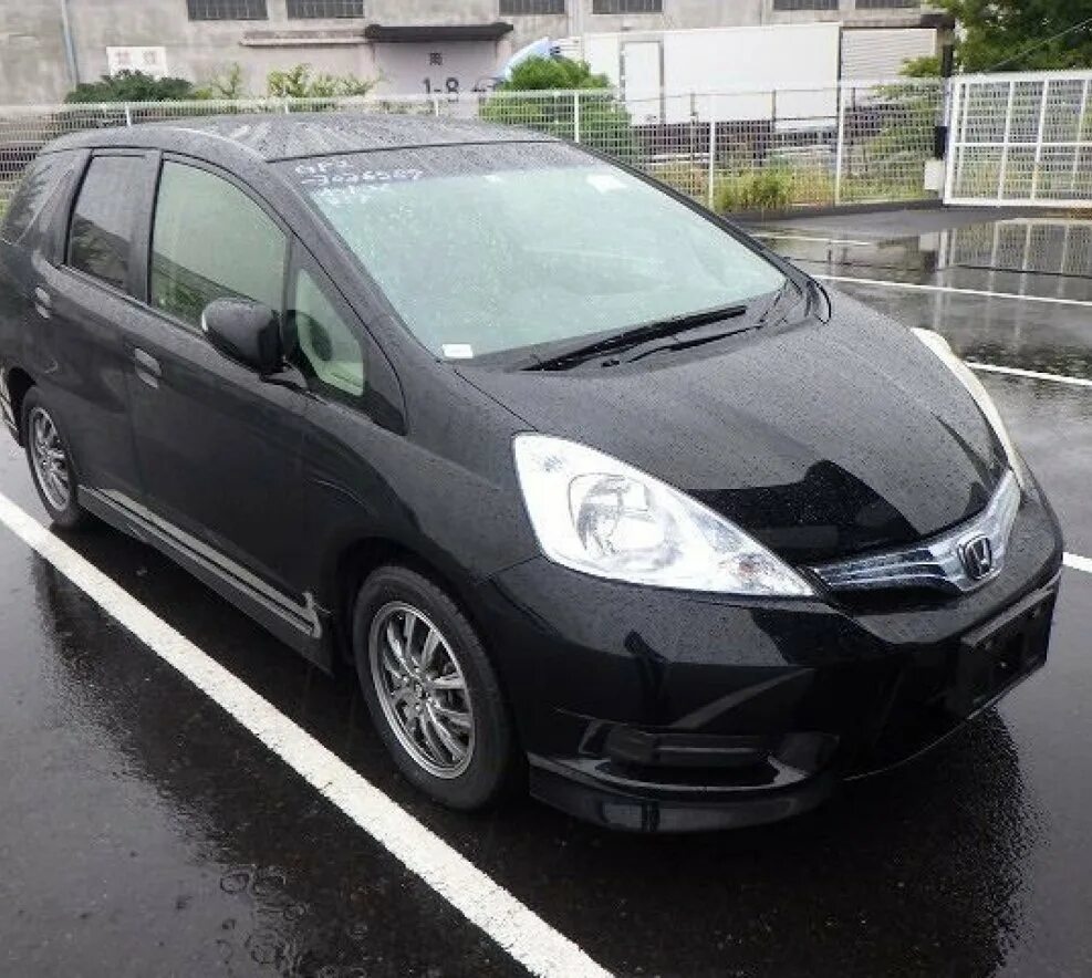 Фит шаттл 2011 год. Honda Fit Shuttle. Honda Fit шаттл. Хонда Fit Shuttle. Хонда фит шаттл 2011.