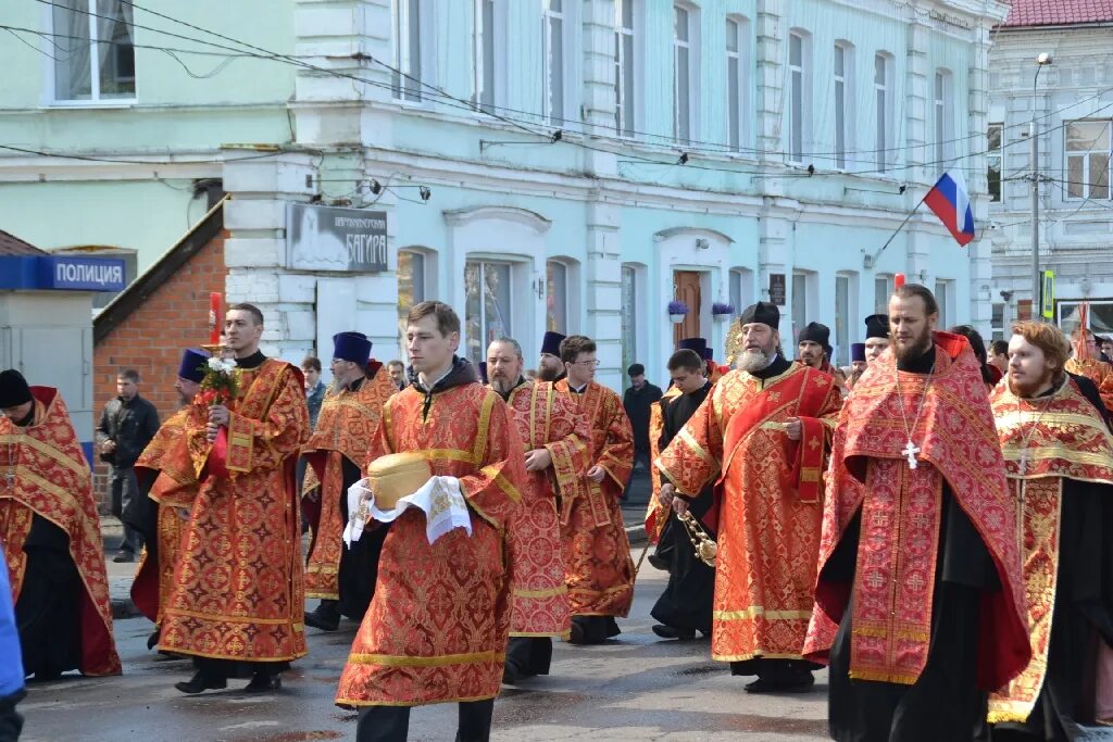 Крестный ход 16. Крестный ход Кунгур 2019. Крестный ход на Пасху в Батайске 2020. Крестный ход в Нижнем Новгороде на Пасху 2022.