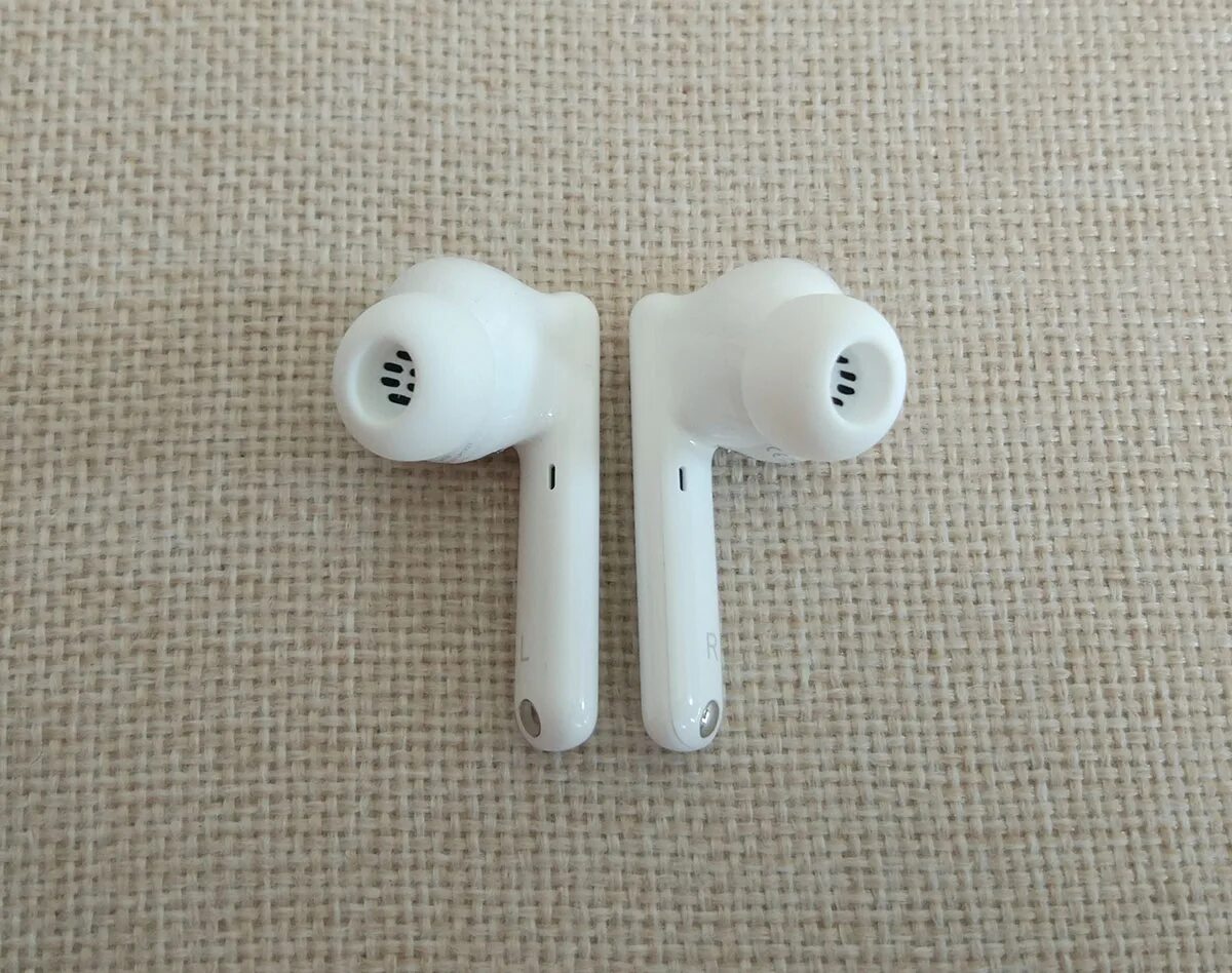 Huawei al life наушники. TWS Honor Earbuds 2 Lite. Наушники Earbuds 2 Lite. Наушники TWS Honor Earbuds 2 Lite белый в ушах. TWS Honor Earbuds 2 Lite приложение.