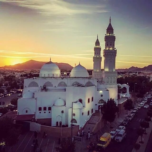 Мечеть аль-киблатайн медина. Масджид аль-киблатайн. Масджид киблатайн. Масджид аль куба. Мечеть киблатайн.