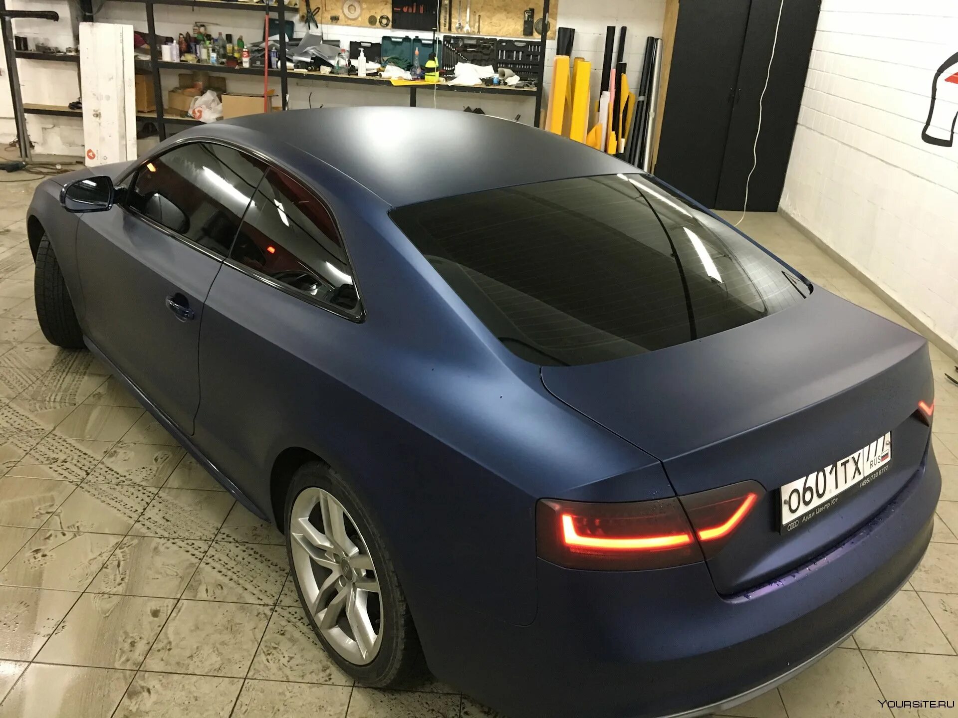 Автопленка llumar 50%. Бмв 3 хамелеон. Пленка матовый хром тиффани. Teckwrap mch08. Обтянуть машину матовой.