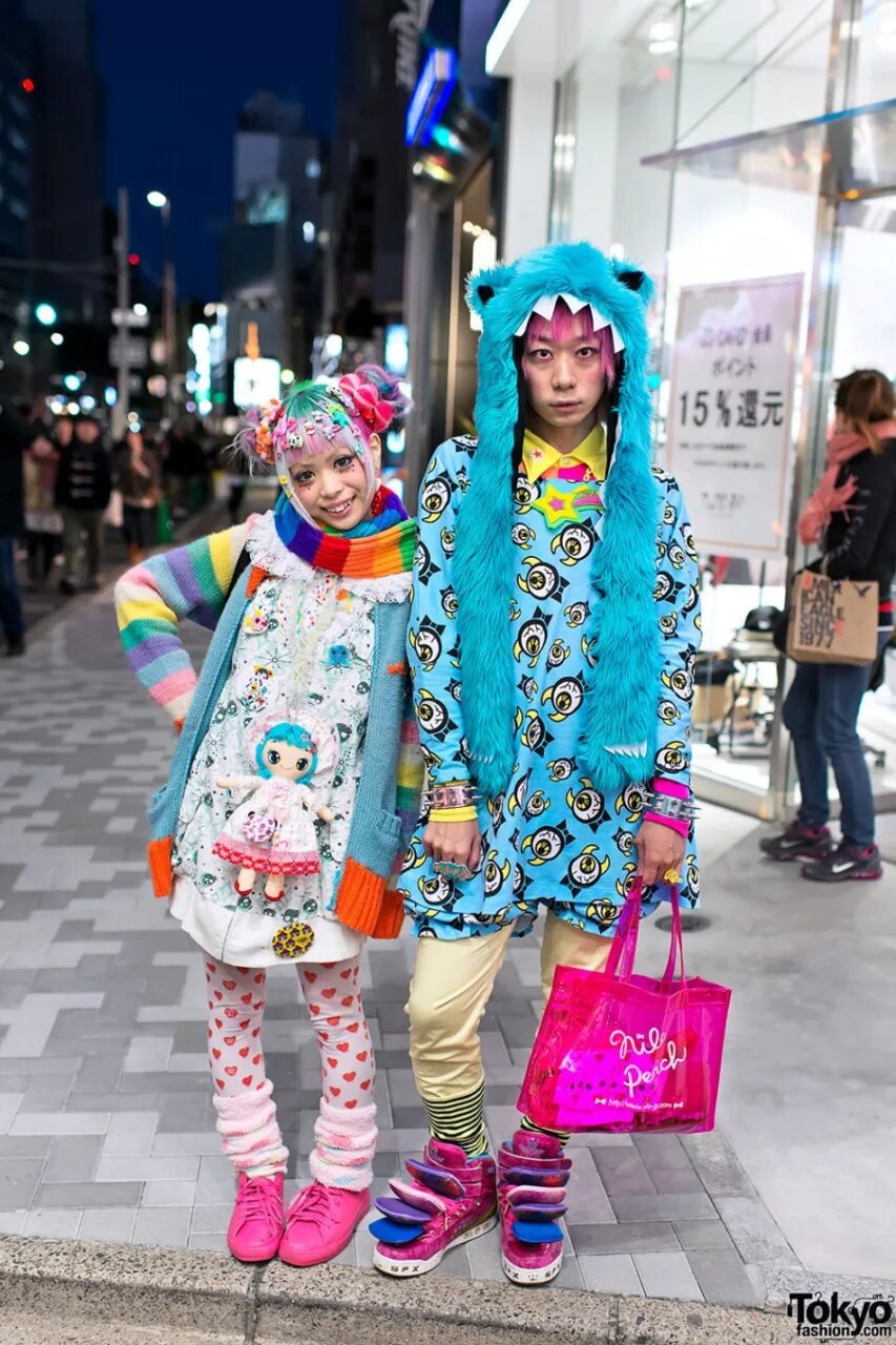 Направление в японской моде и субкультура. Хараджуку Токио стиль. Харадзюку Токио. Мода Харадзюку. Япония стиль Харадзюку.