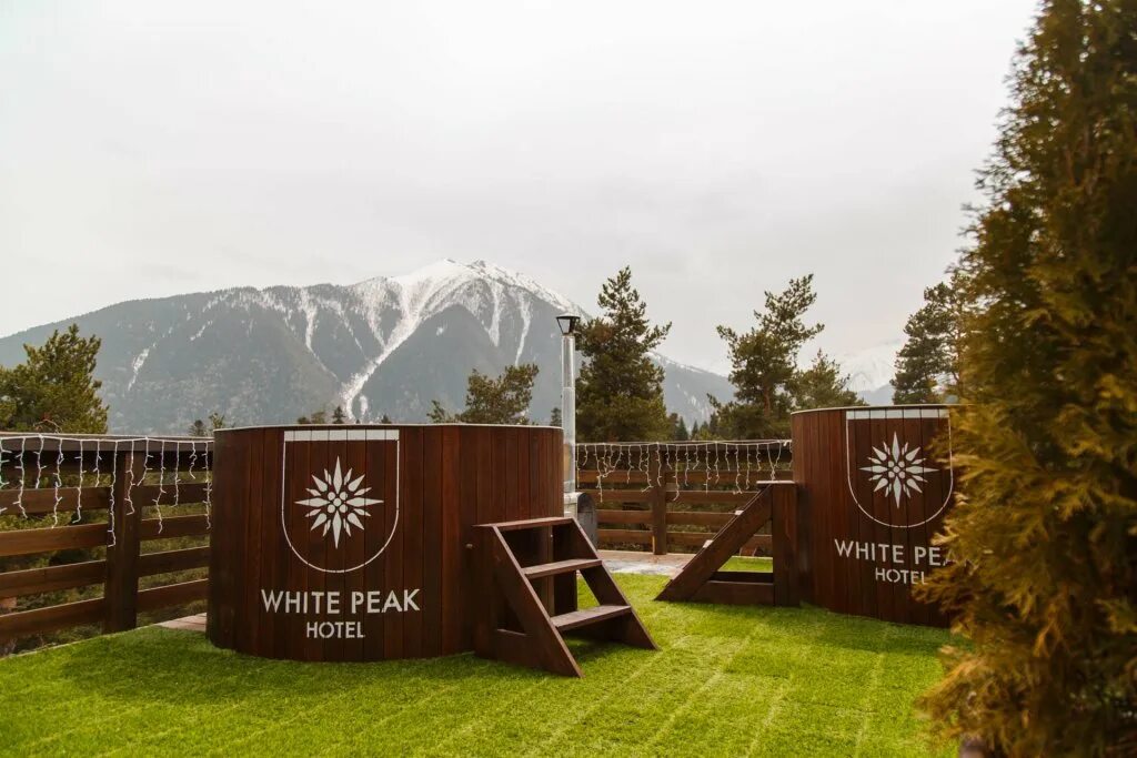 Домбай отель архыз. Гостиница в архызе романтик. Отель white peak архыз. Ривер хаус архыз. Архыз resort and spa.